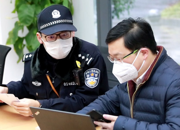 滬警方主動對接我司，保障誠格一次性防護服安全生產(chǎn)